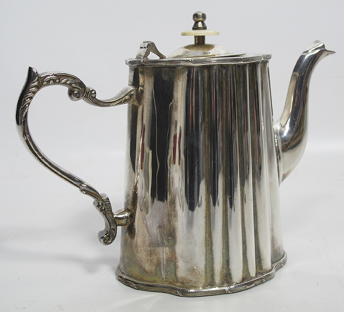 1800's Antique Edwardian Silver Plated Tea Pot Hollowware Lunt