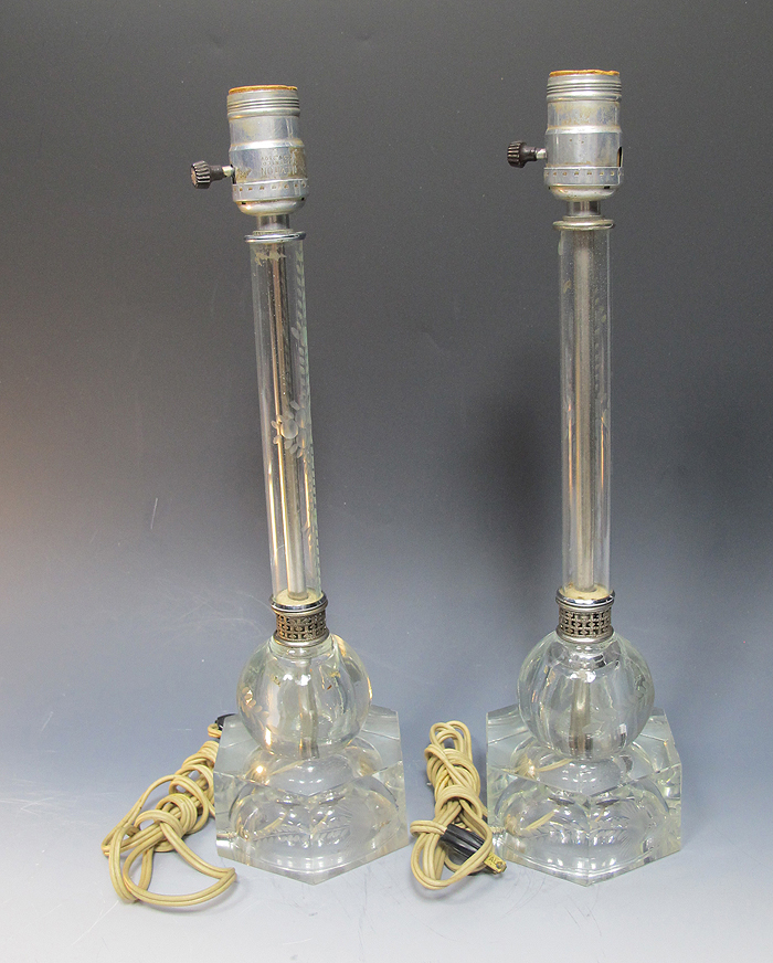 Vintage Leviton Crystal Art Glass Etched Floral Base &Stem Boudoir Lamp