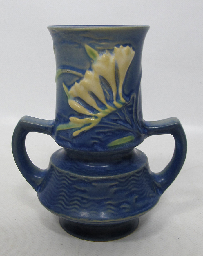 1940's Vintage Roseville Blue Freesia Art Pottery Small Flower Vase 118